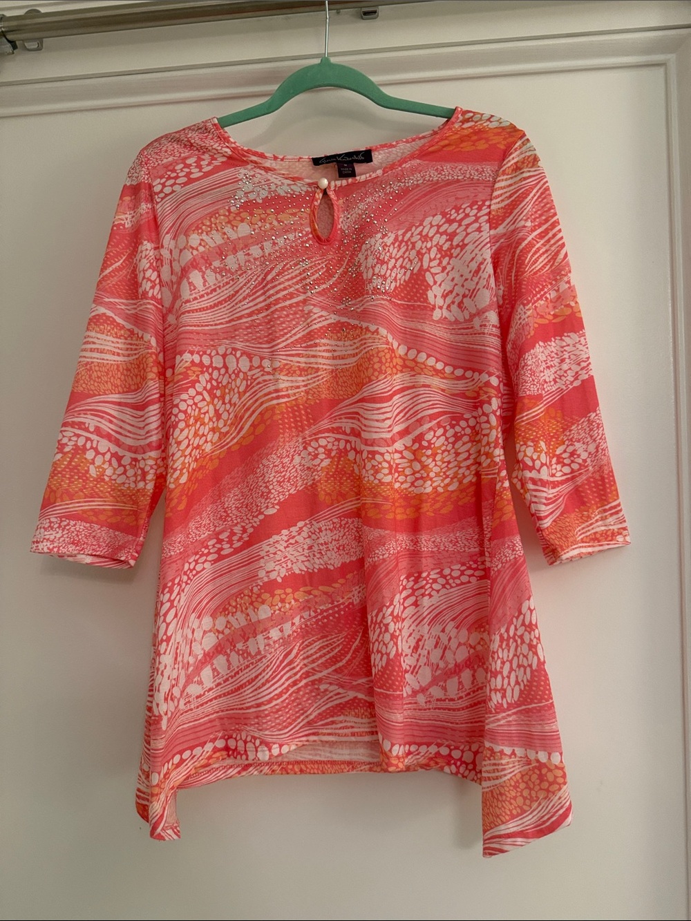 Gloria Vanderbilt Coral and White Wave Print Keyhole Tunic